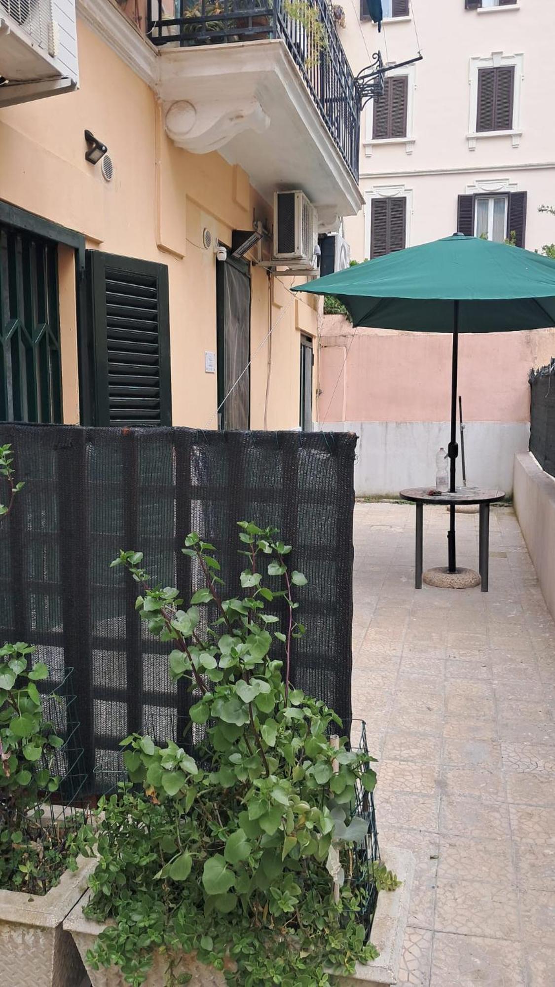 Dimoramadonnella Apartment Бари Екстериор снимка
